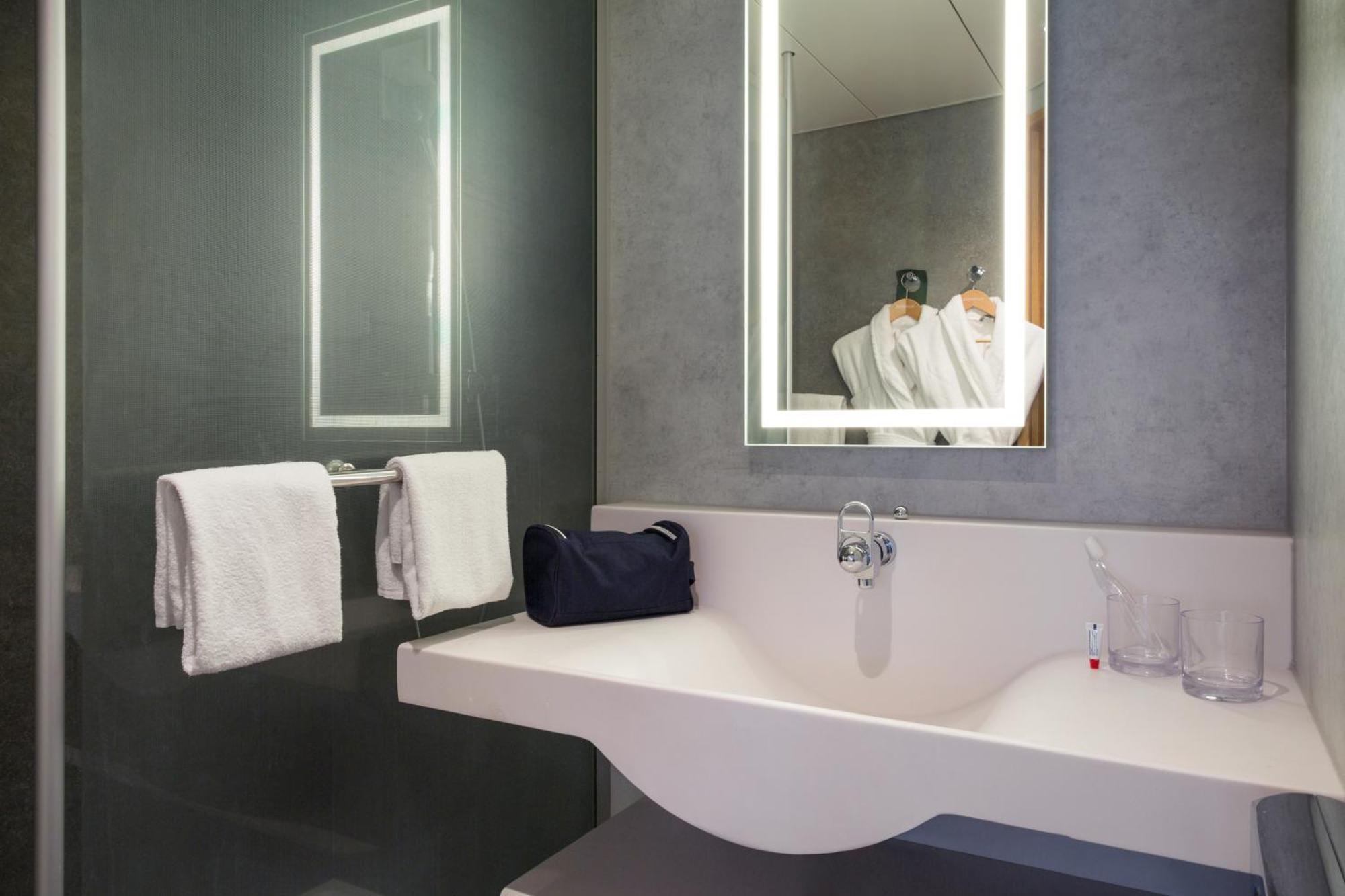 MyRoom by Nicolas & Joao : Chambre Rock N'Room / Chambre Business Exécutive