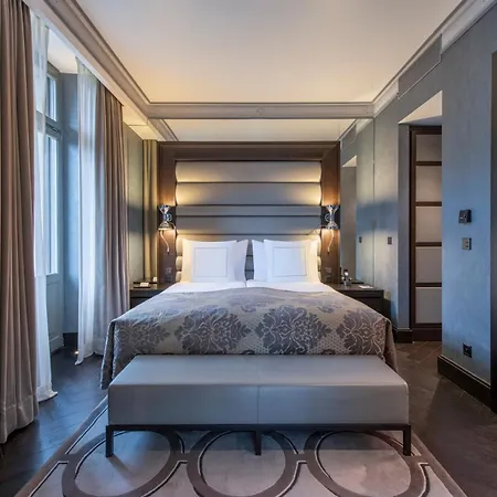 Royal Savoy Hotel & Spa-3